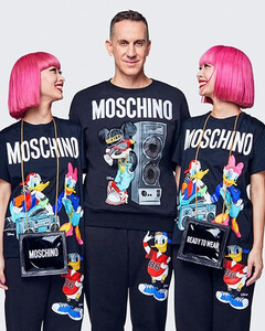 Moschino и H&M объединились, чтобы выпустить одежду для животных